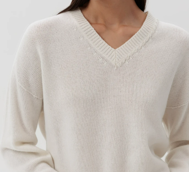 V-NECK SWEATER
