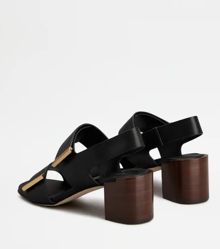 LEATHER SANDALS