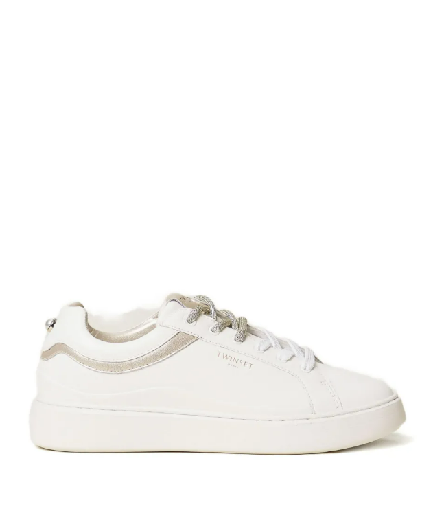 SNEAKERS WITH CONTRASTING INSERTS AND LACES