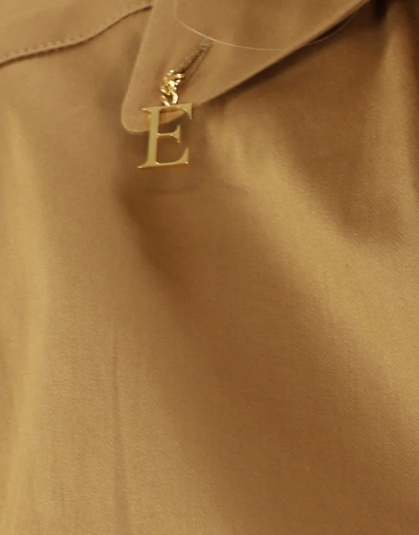 CAMICIA CON CIONDOLI LOGO 