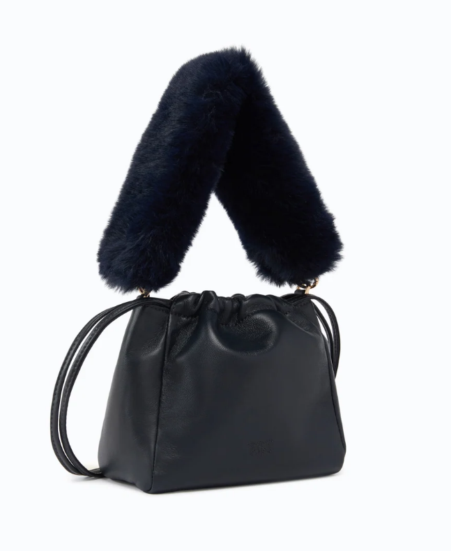 POUCH 