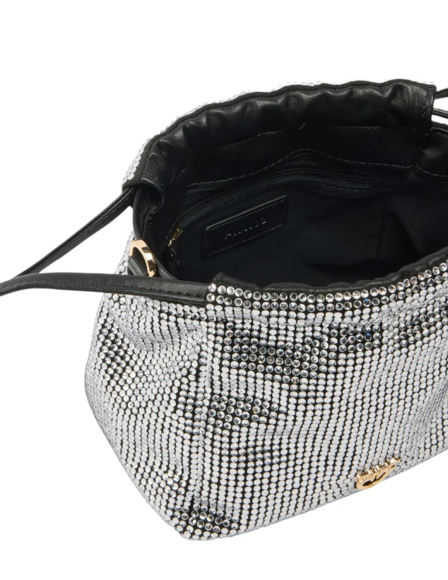 POUCH 