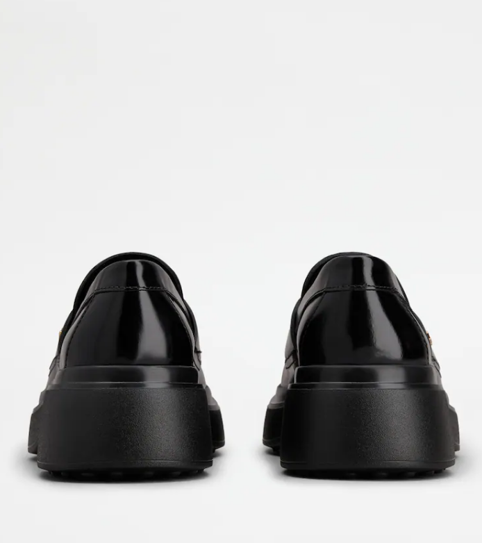 LEATHER LOAFERS 