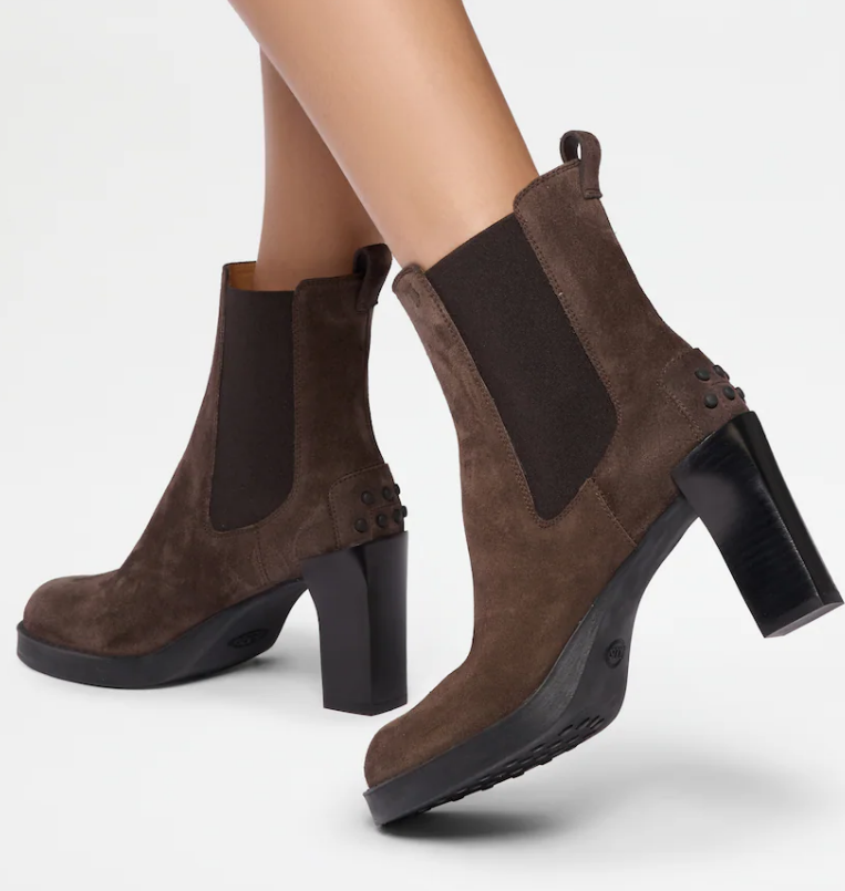SUEDE CHELSEA BOOTS 