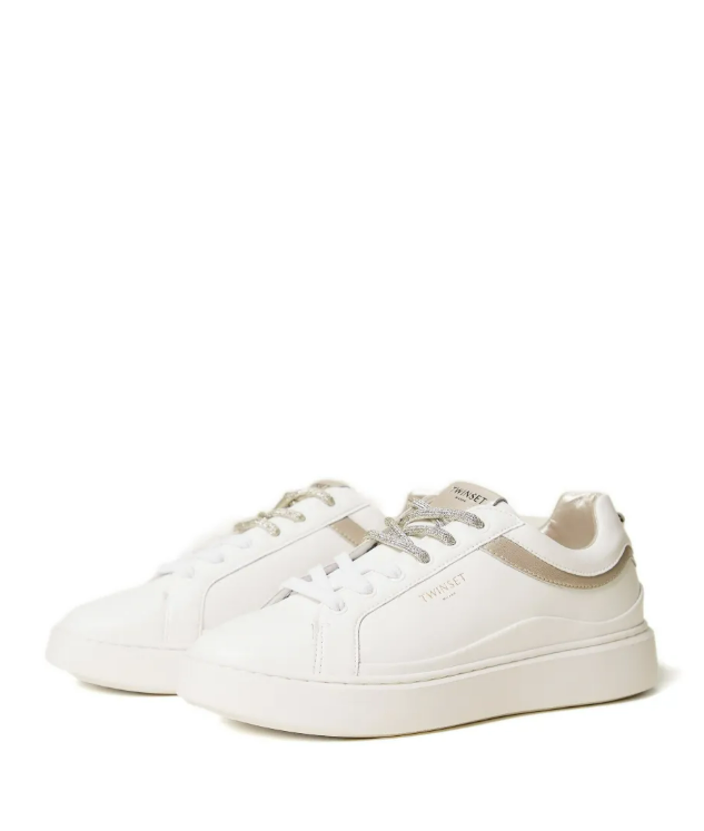 SNEAKERS WITH CONTRASTING INSERTS AND LACES 